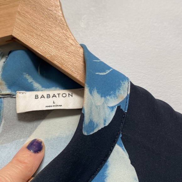- Aritzia Babaton Navy/Light Blue Floral Long Sleeve Blouse Size L - Picture 4 of 9